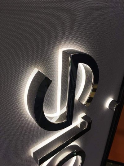 Edge Illuminated Letters