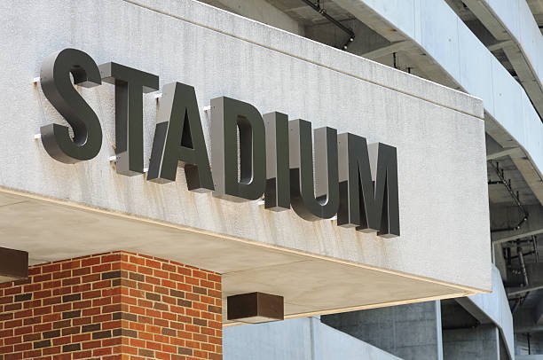 Pylon Mounted Channel Letters