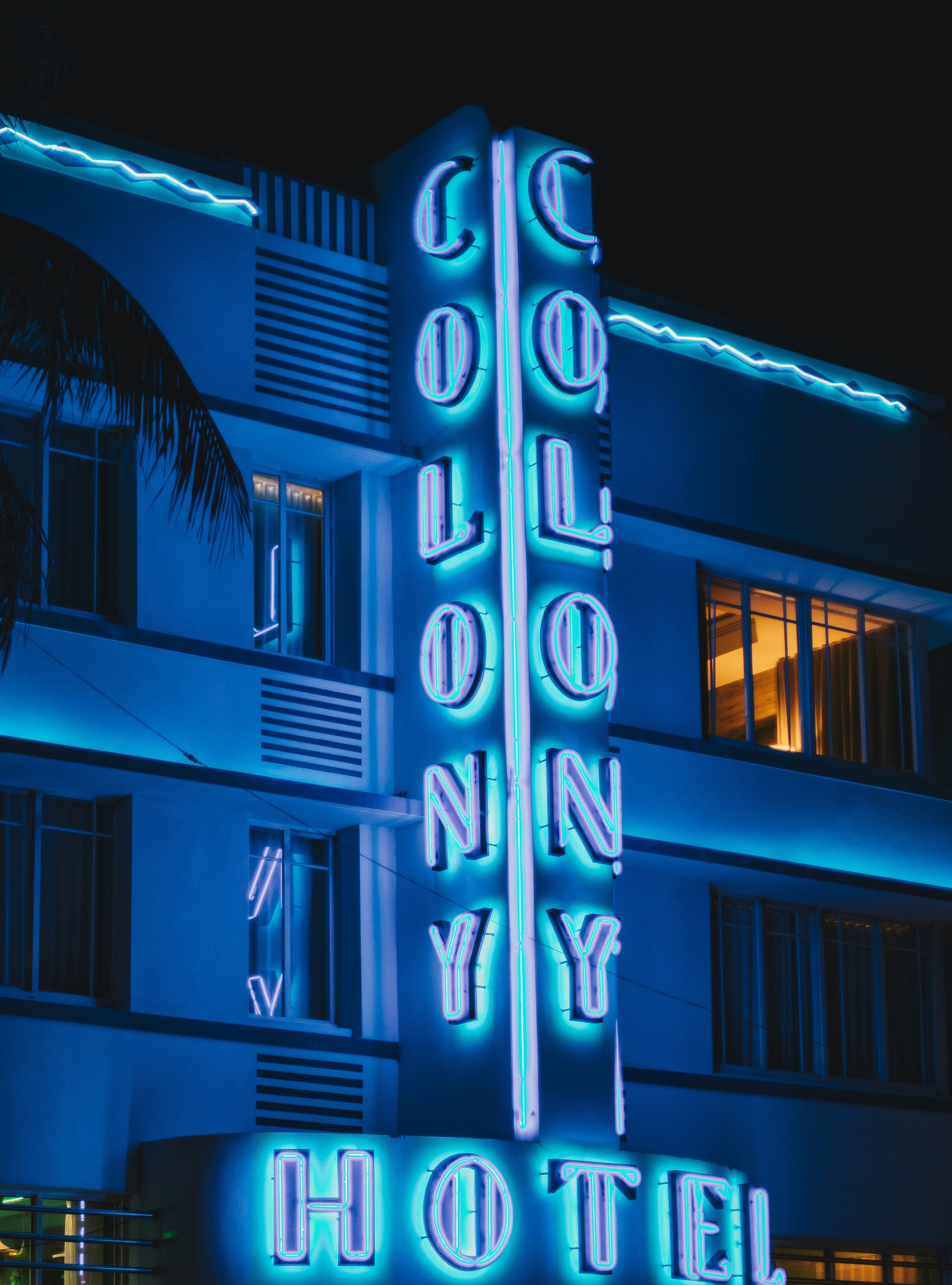 Modern Dual Lit Displays