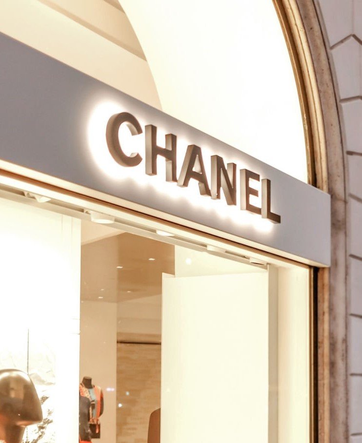 Retail Storefront Signage