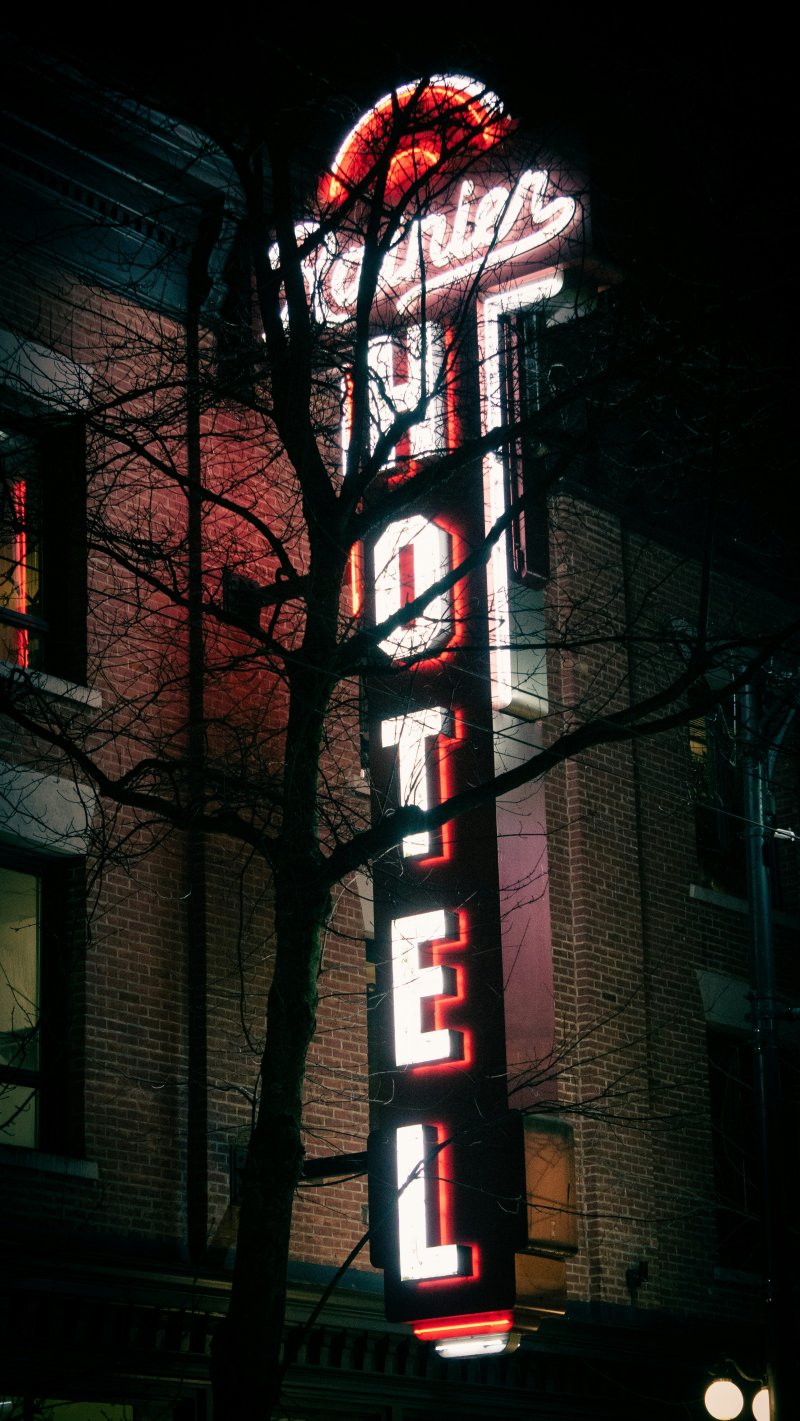 Dual Illuminated Channel Letters