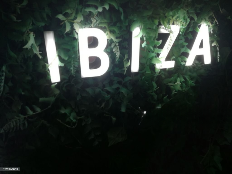 Front-Lit Sign Design